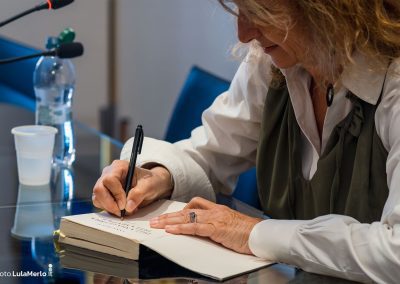 libro Anna Prouse ospite Uniurb Foto Lula Merlo