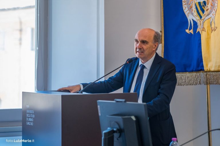Rettore Giorgio Calagnini Anna Prouse ospite Uniurb Foto Lula Merlo
