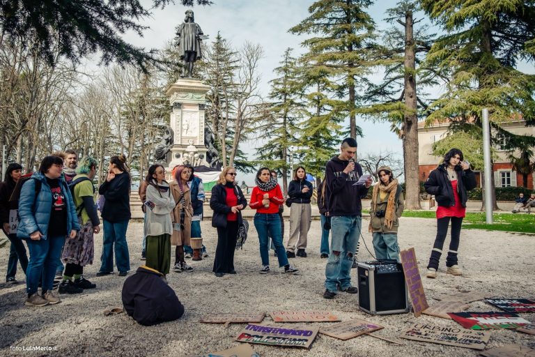Corteo transfemminista Urbino 8 marzo | Foto Lula Merlo