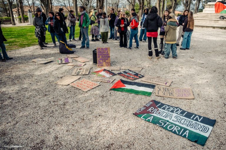 Corteo transfemminista Urbino 8 marzo | Foto Lula Merlo