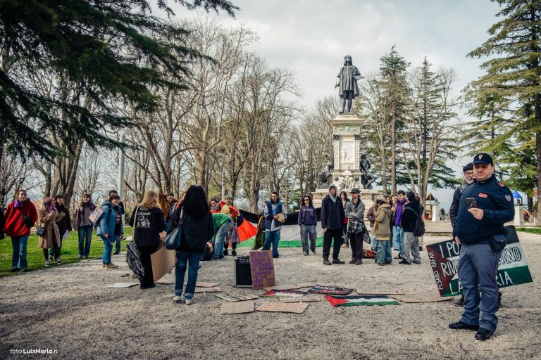Corteo transfemminista Urbino 8 marzo | Foto Lula Merlo