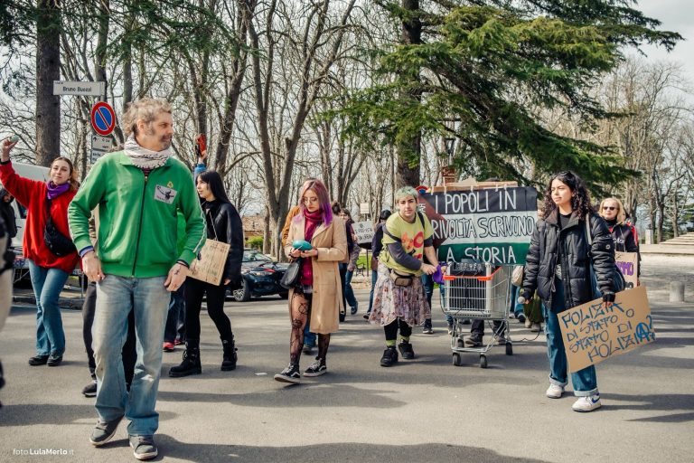 Corteo transfemminista Urbino 8 marzo | Foto Lula Merlo