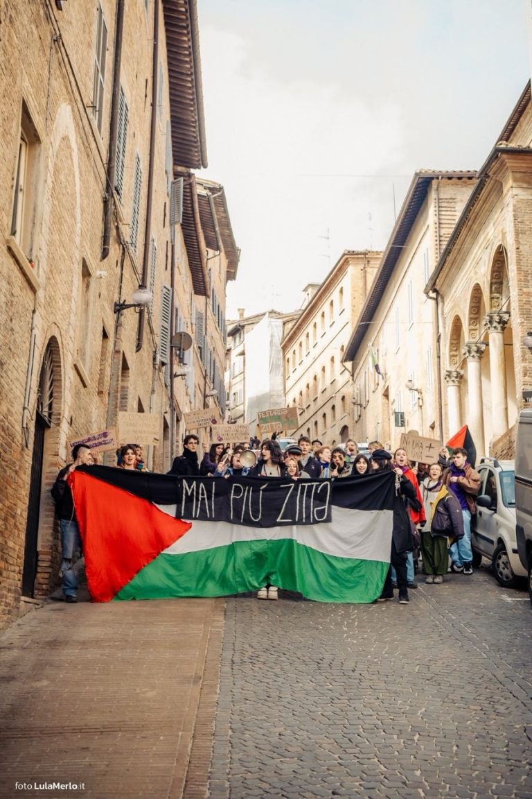 Corteo transfemminista Urbino 8 marzo | Foto Lula Merlo