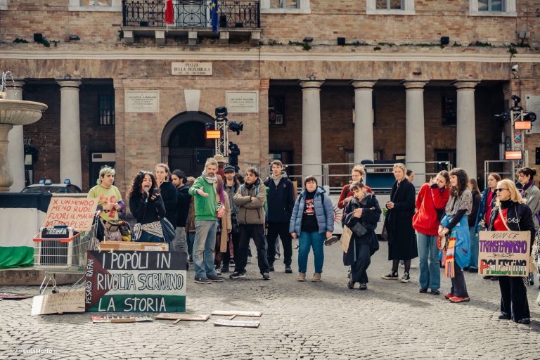 Corteo transfemminista Urbino 8 marzo | Foto Lula Merlo