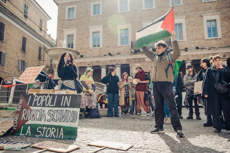 Corteo transfemminista Urbino 8 marzo | Foto Lula Merlo