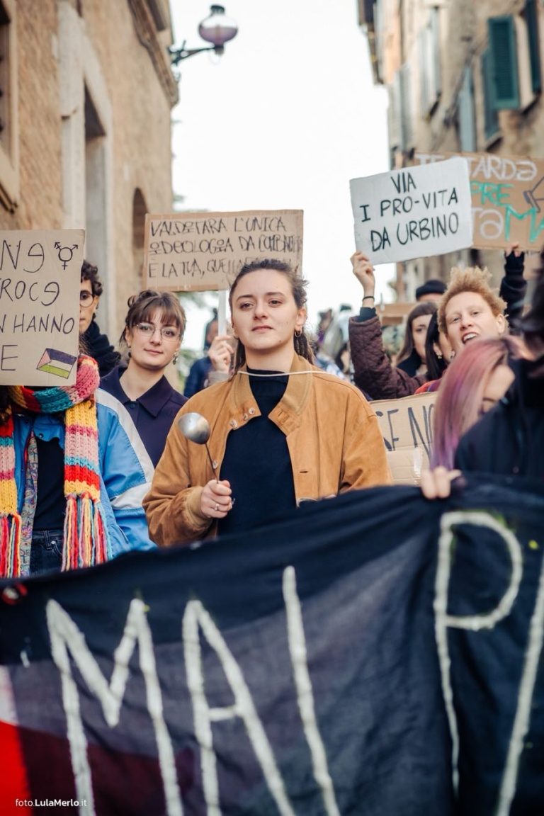 Corteo transfemminista Urbino 8 marzo | Foto Lula Merlo