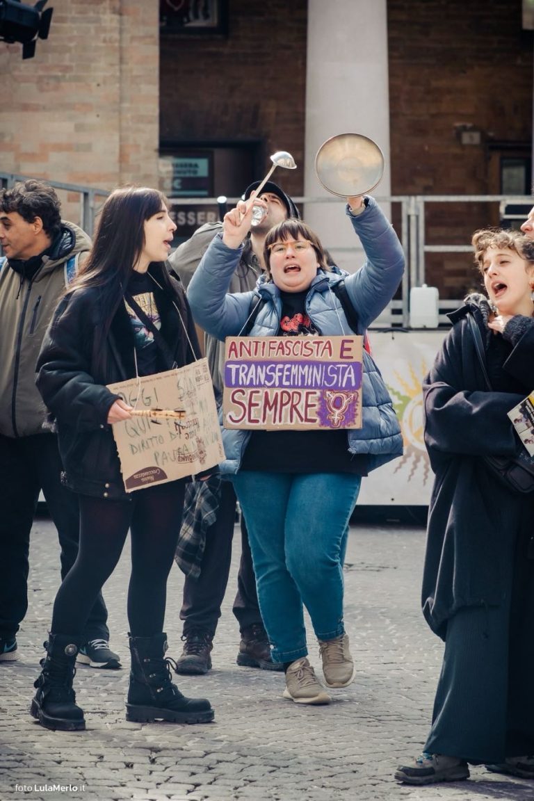 Corteo transfemminista Urbino 8 marzo | Foto Lula Merlo