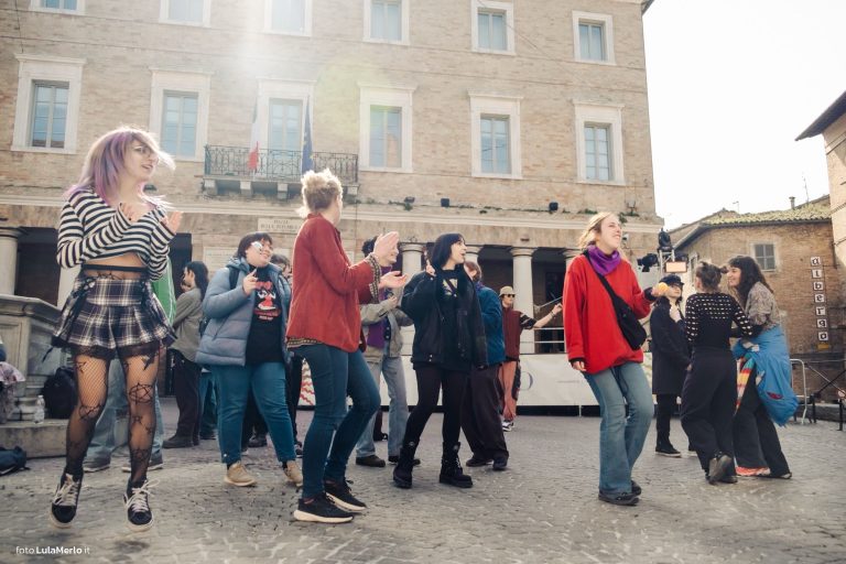 Corteo transfemminista Urbino 8 marzo | Foto Lula Merlo