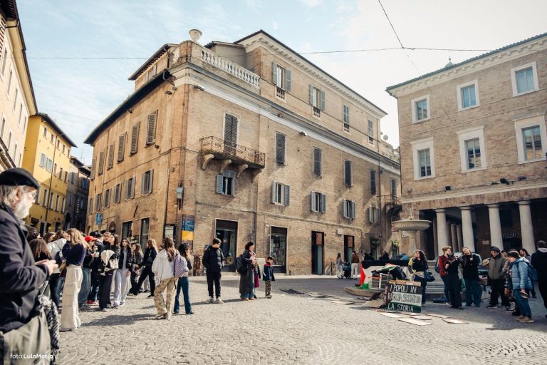 Corteo transfemminista Urbino 8 marzo | Foto Lula Merlo