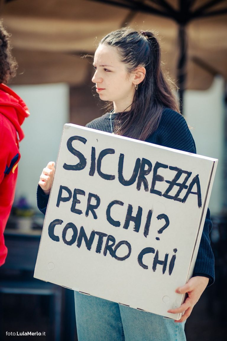 manifestazione udu urbino contro dl sicurezza