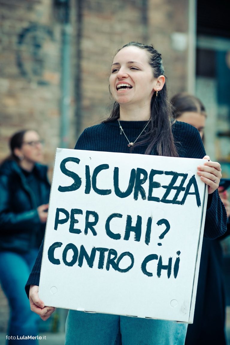manifestazione udu urbino contro dl sicurezza