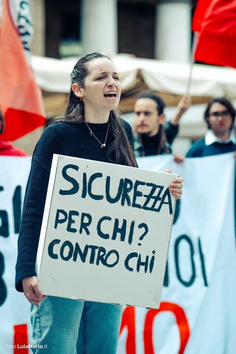 manifestazione udu urbino contro dl sicurezza
