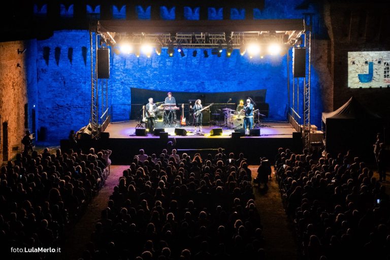 Ida Nielsen bassista live fano jazz, foto Lula Merlo