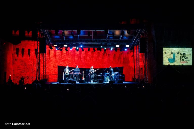 Ida Nielsen bassista live fano jazz, foto Lula Merlo