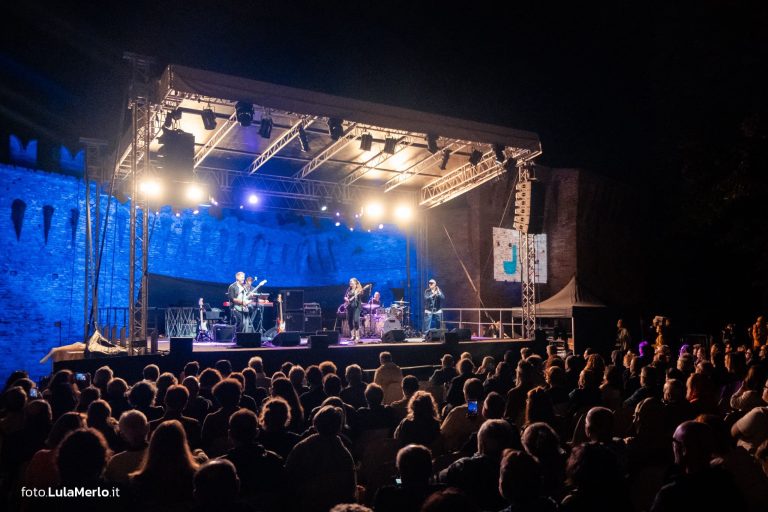 Ida Nielsen bassista live fano jazz, foto Lula Merlo