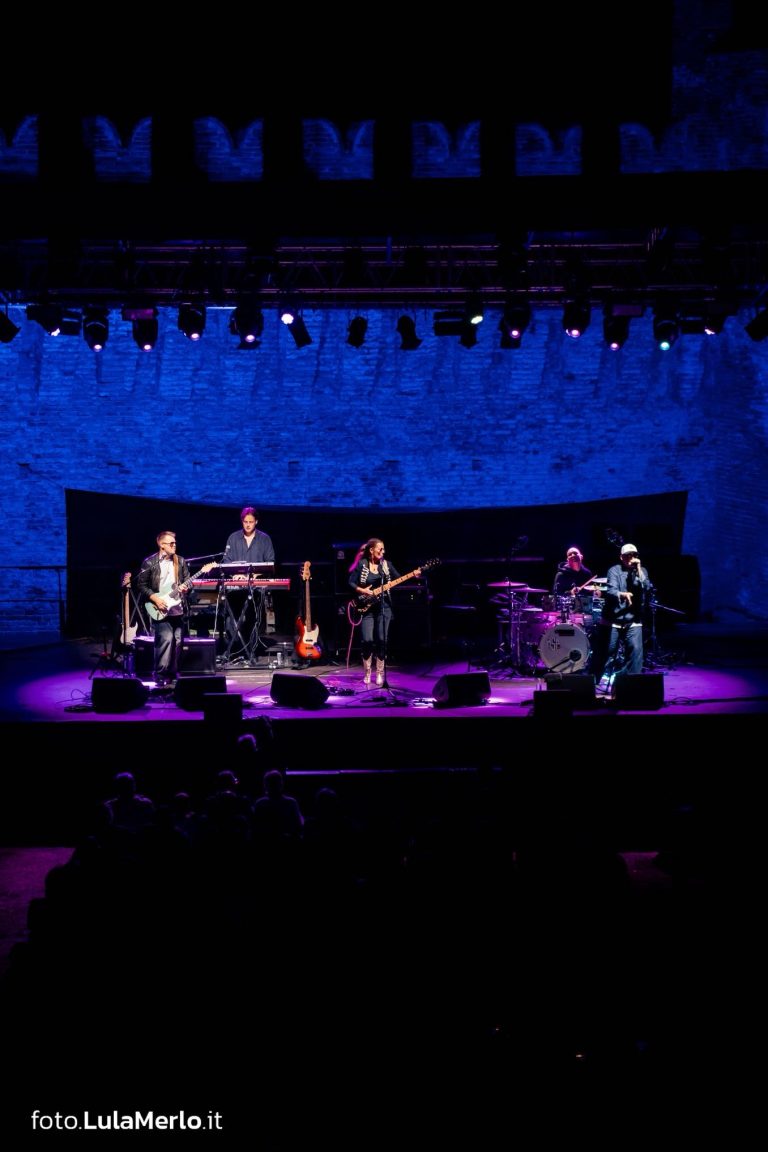 Ida Nielsen bassista live fano jazz, foto Lula Merlo
