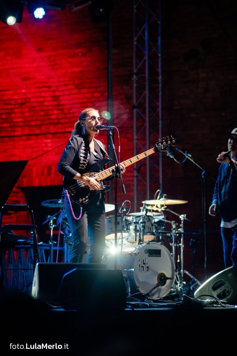 Ida Nielsen bassista live fano jazz, foto Lula Merlo