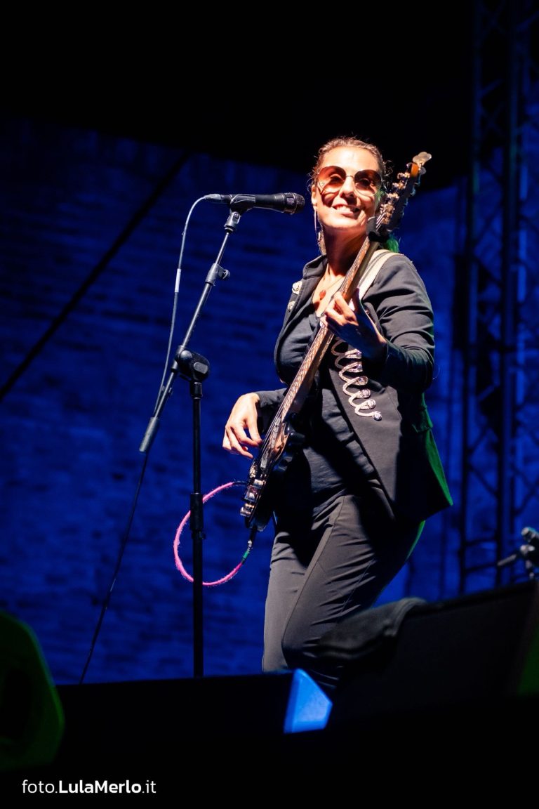 Ida Nielsen bassista live fano jazz, foto Lula Merlo