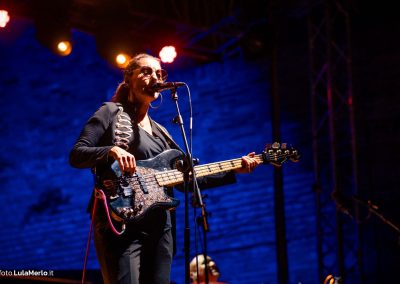 Ida Nielsen bassista live fano jazz, foto Lula Merlo