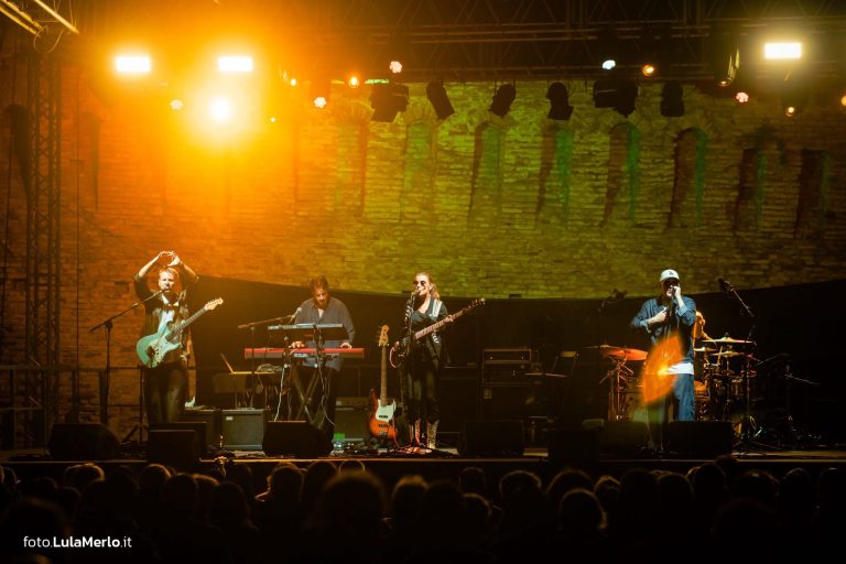Ida Nielsen bassista live fano jazz, foto Lula Merlo