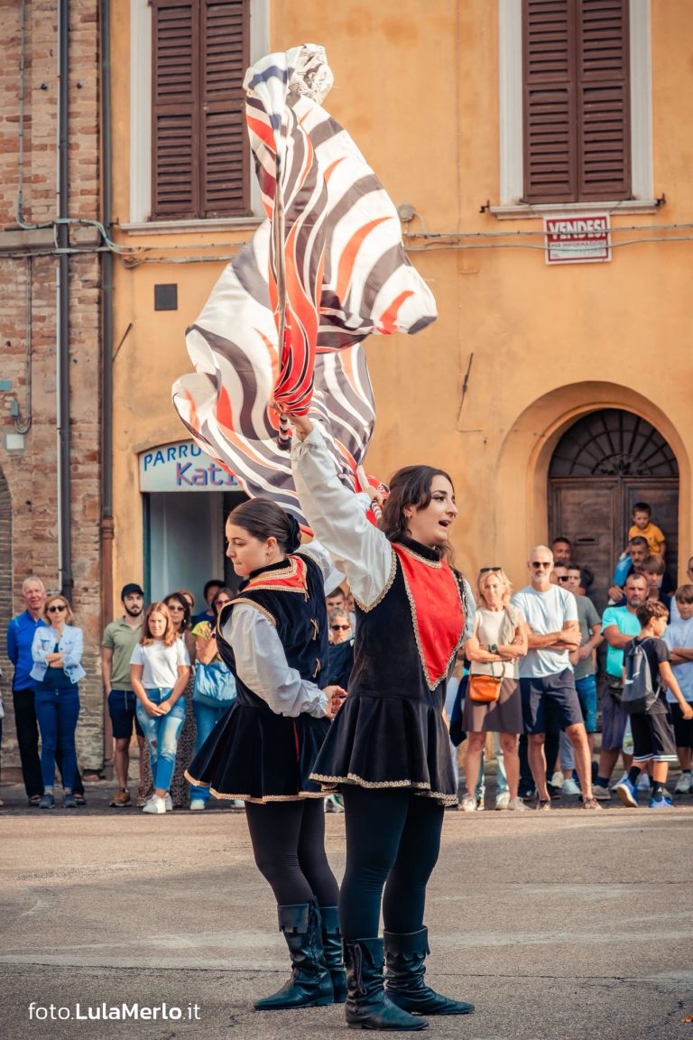 Pergola Medievale corteo storico foto Lula Merlo
