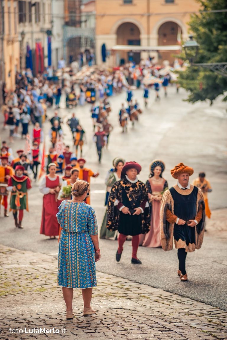 Pergola Medievale corteo storico foto Lula Merlo