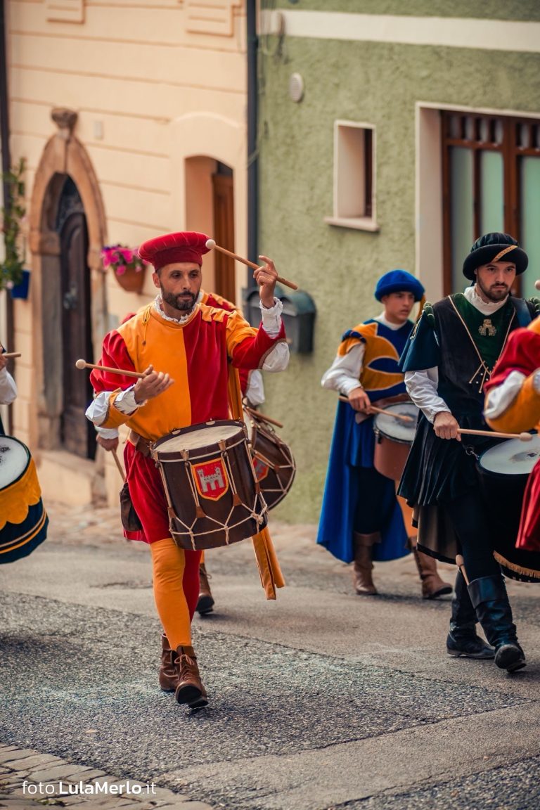 Pergola Medievale corteo storico foto Lula Merlo