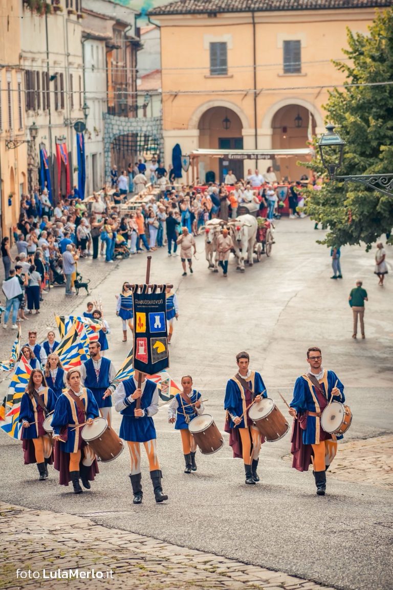 Pergola Medievale corteo storico foto Lula Merlo