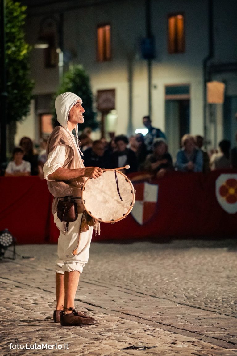 Buffoni di Corte, spettacolo a Pergola Medioevale, foto Lula Merlo