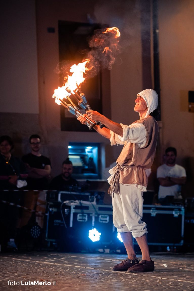 Buffoni di Corte, spettacolo a Pergola Medioevale, foto Lula Merlo
