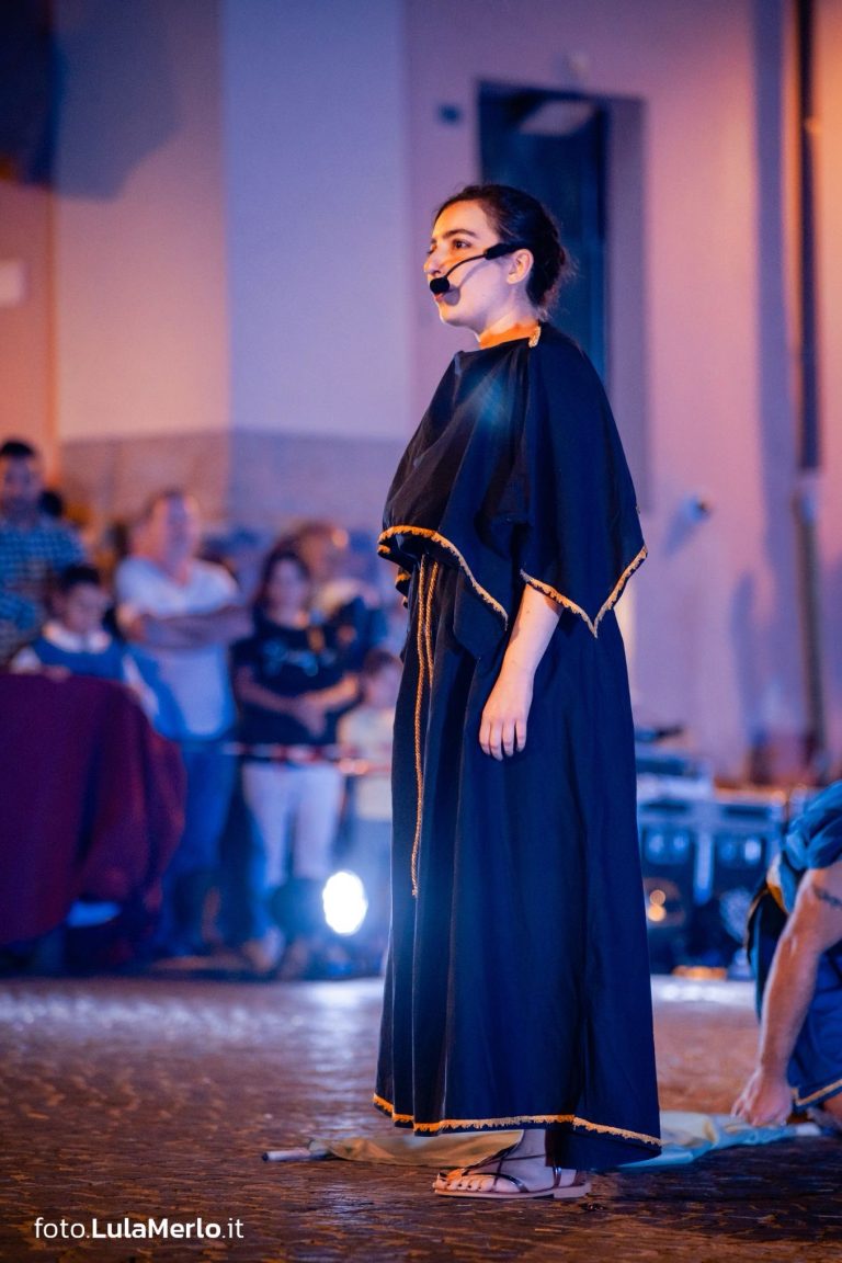 Pandolfaccia sbandieratori spettacolo "Orfeo ed Euridice", foto Lula Merlo