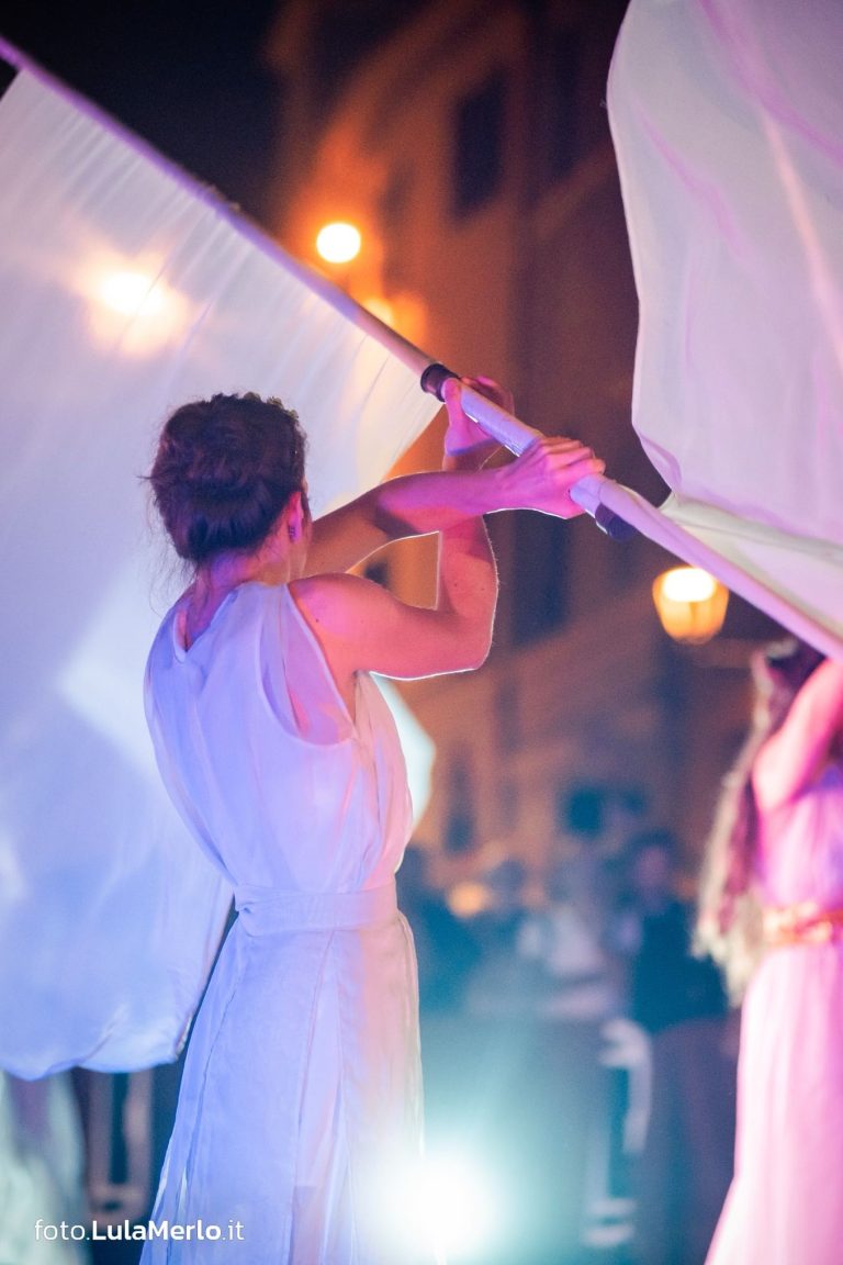 Pandolfaccia sbandieratori spettacolo "Orfeo ed Euridice", foto Lula Merlo