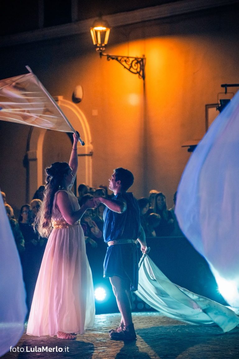 Pandolfaccia sbandieratori spettacolo "Orfeo ed Euridice", foto Lula Merlo