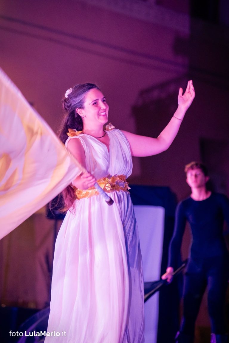 Pandolfaccia sbandieratori spettacolo "Orfeo ed Euridice", foto Lula Merlo
