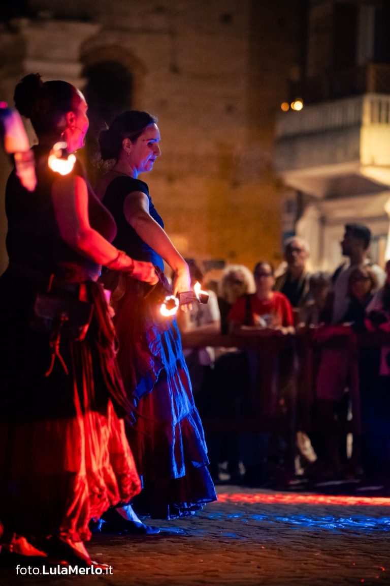 Spettacoli mangiafuoco e danza con fuoco, Malatesta a Fano, foto Lula Merlo