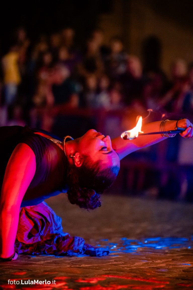 Spettacoli mangiafuoco e danza con fuoco, Malatesta a Fano, foto Lula Merlo