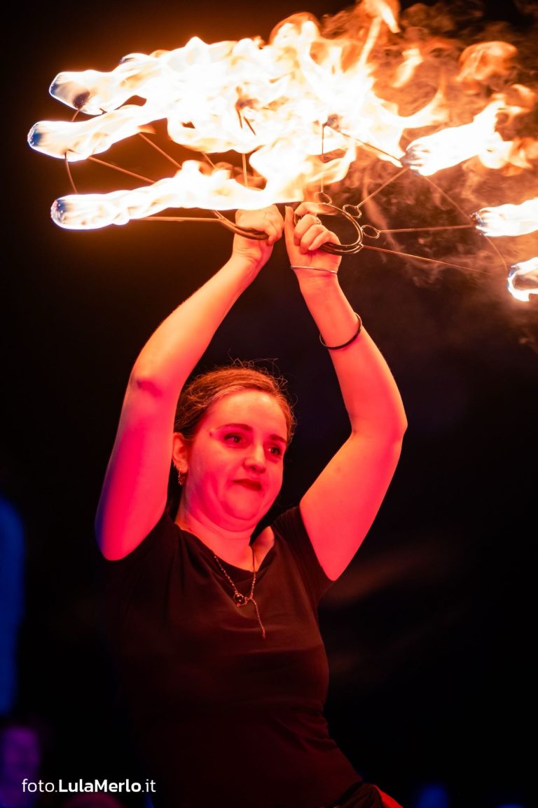 Spettacoli mangiafuoco e danza con fuoco, Malatesta a Fano, foto Lula Merlo