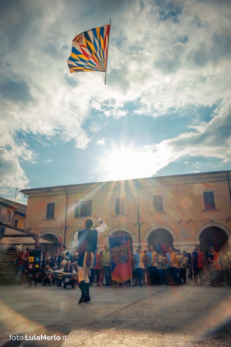 Pergola Medievale corteo storico foto Lula Merlo
