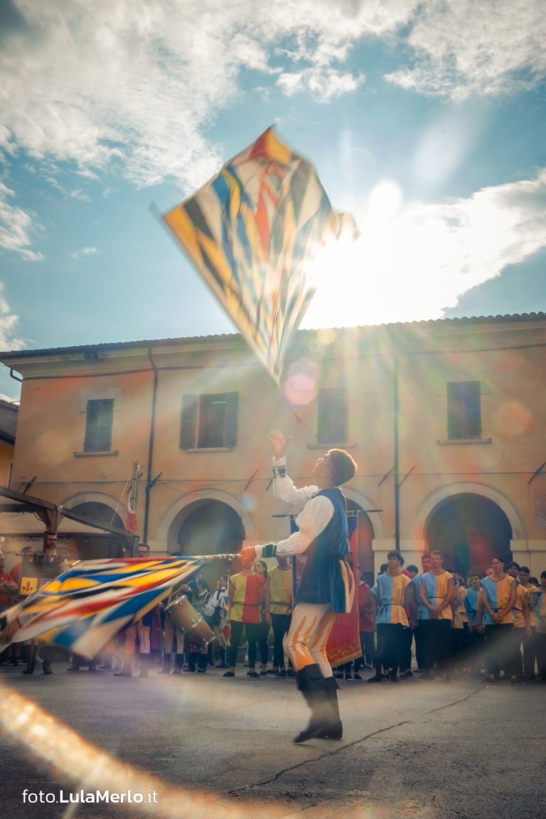 Pergola Medievale corteo storico foto Lula Merlo