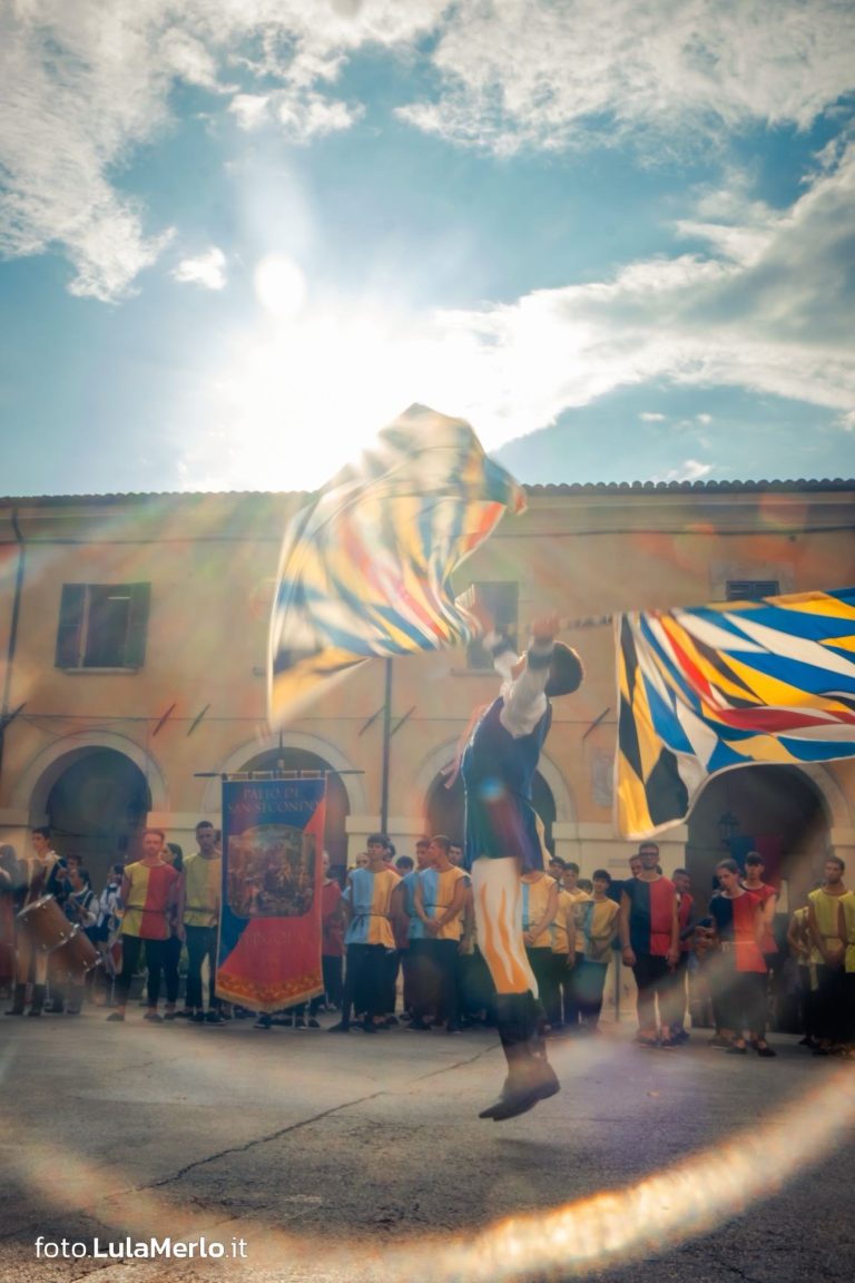 Pergola Medievale corteo storico foto Lula Merlo