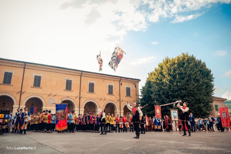 Pergola Medievale corteo storico foto Lula Merlo