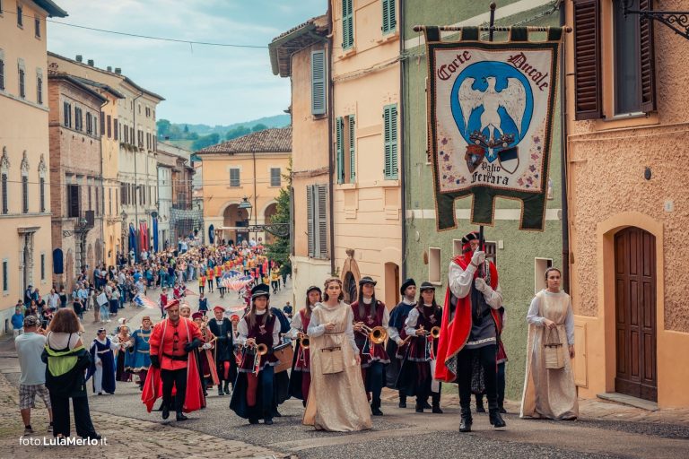 Pergola Medievale corteo storico foto Lula Merlo