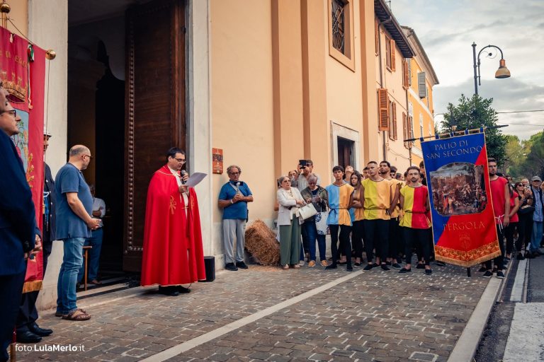 Pergola Medievale corteo storico foto Lula Merlo
