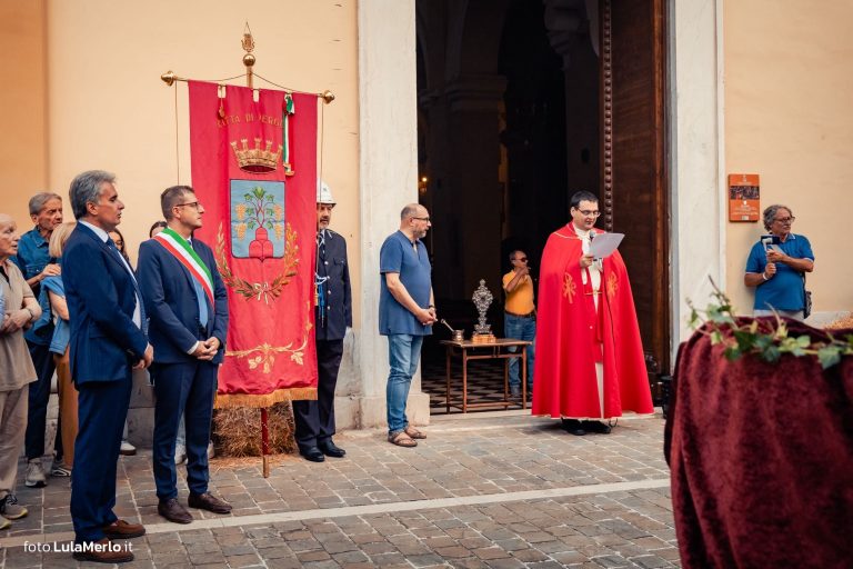 Pergola Medievale corteo storico foto Lula Merlo