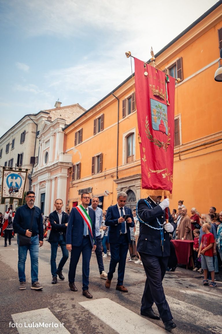 Pergola Medievale corteo storico foto Lula Merlo