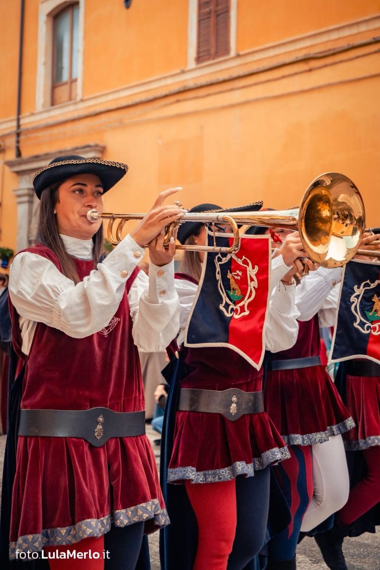 Pergola Medievale corteo storico foto Lula Merlo