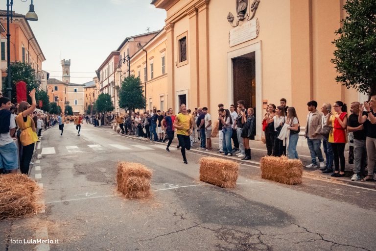 Pergola Medievale corteo storico foto Lula Merlo