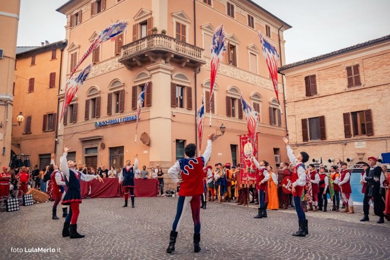 Pergola Medievale corteo storico foto Lula Merlo