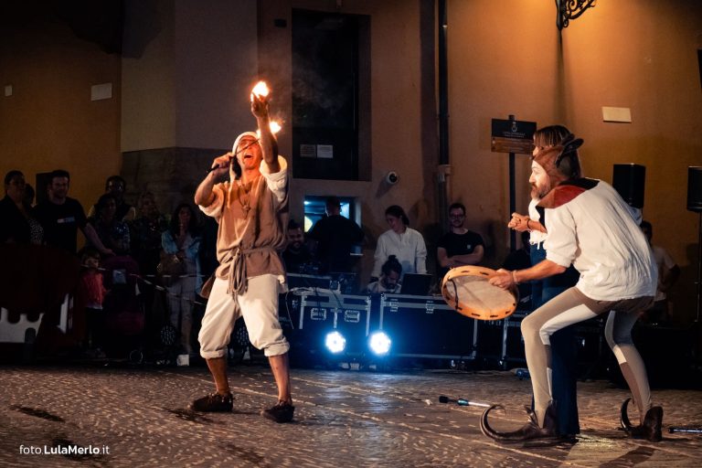 Buffoni di Corte, spettacolo a Pergola Medioevale, foto Lula Merlo
