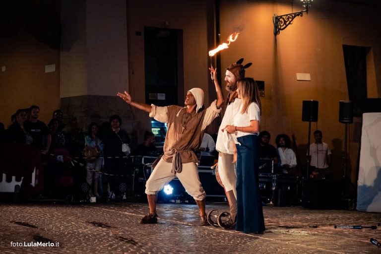 Buffoni di Corte, spettacolo a Pergola Medioevale, foto Lula Merlo